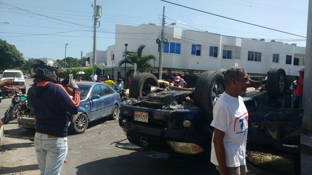 (Imagenes)Asombroso accidente en la mañana de hoy.