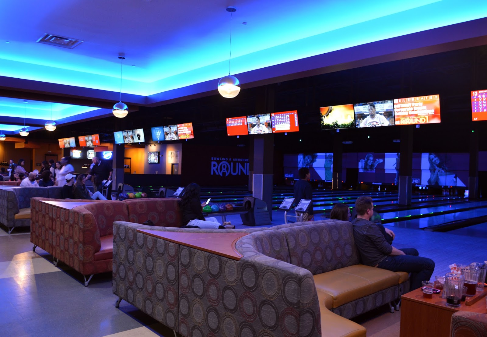 Dinner at Joey Southcenter and a Peek Inside Round 1