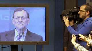 Mariano Rajoy aparece en el plasma mariano rajoy, presidente del gobierno, gobierno, españa, partido popular