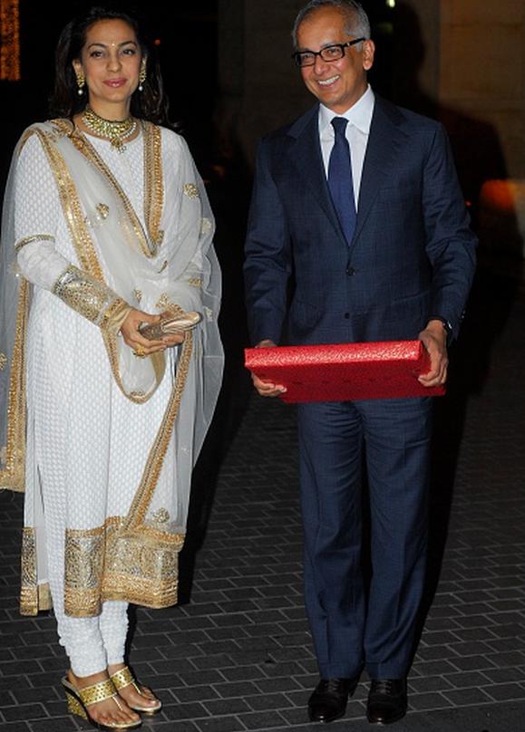 Juhi Chawla With Husband Photos | Juhi Chawla Biography - Entertainment