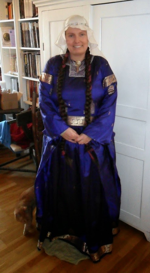 Eva's historical costuming blog: A silk bliaut from a saree