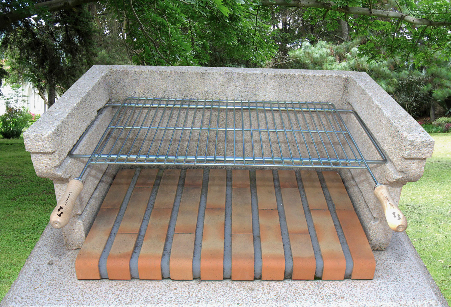 Hogar y Jardín Parrillas a medida de cualquier barbacoa