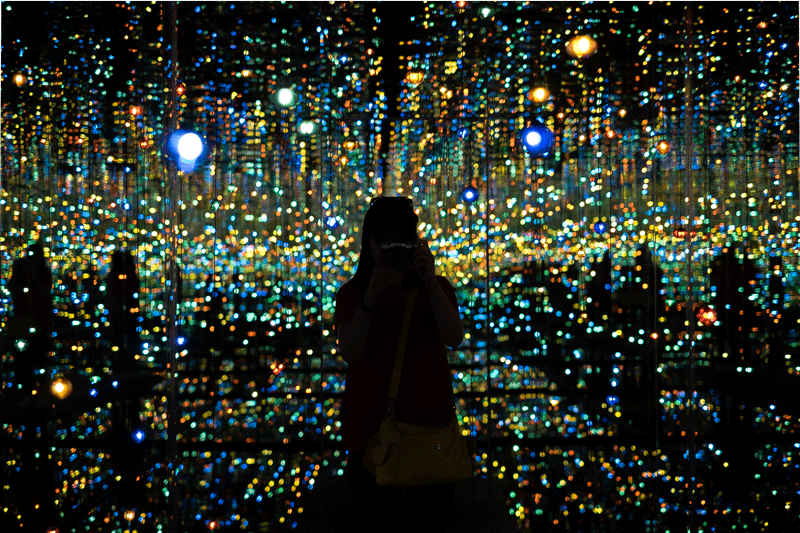 Sei Club Must See Art Infinity Mirrors Traveling