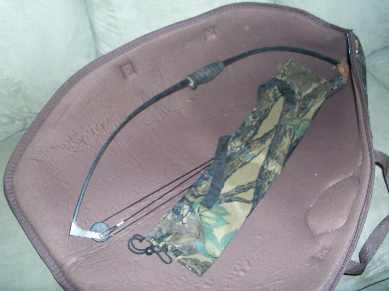 Mell's Yard Sale Small bow and arrow cases 15.00