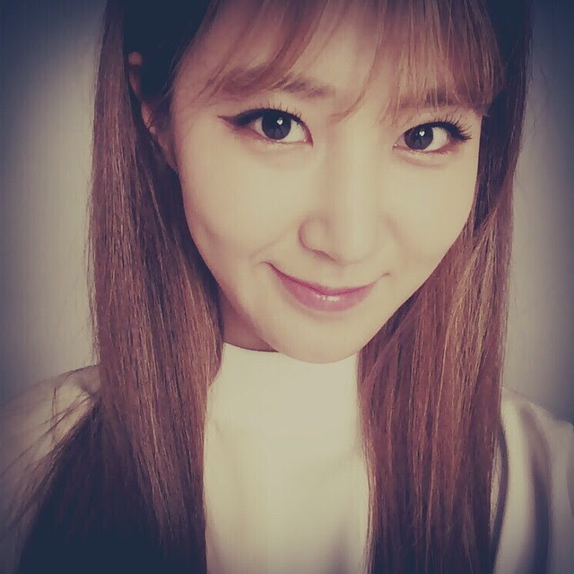 Girls Generation S Yuri Is Happy And Pretty With Her Bangs