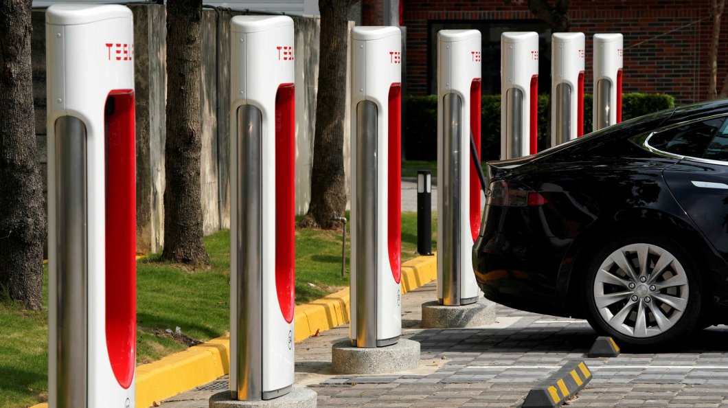 Tesla expande rede Superchargers em Portugal Aberto até de Madrugada