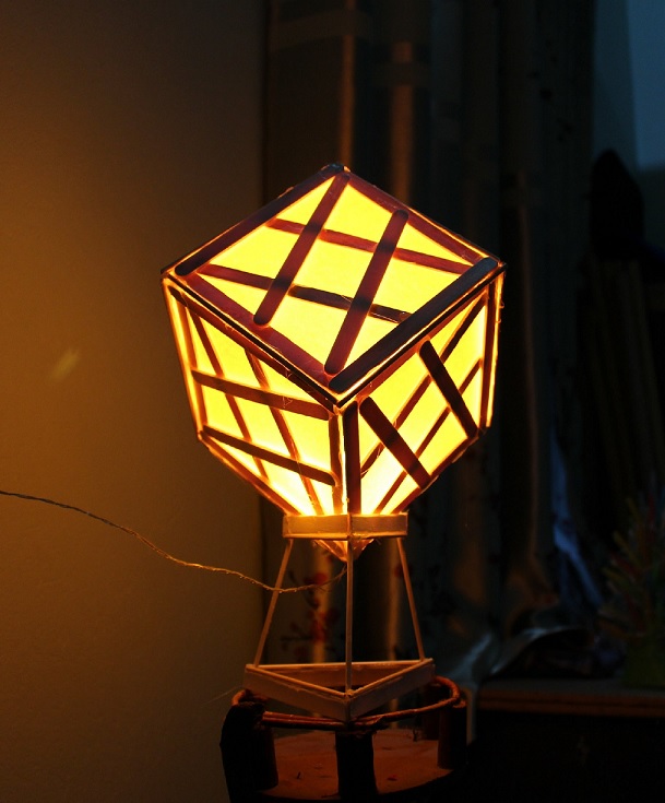 Beberapa contoh kreasi lampion dari stik es krim HalLima