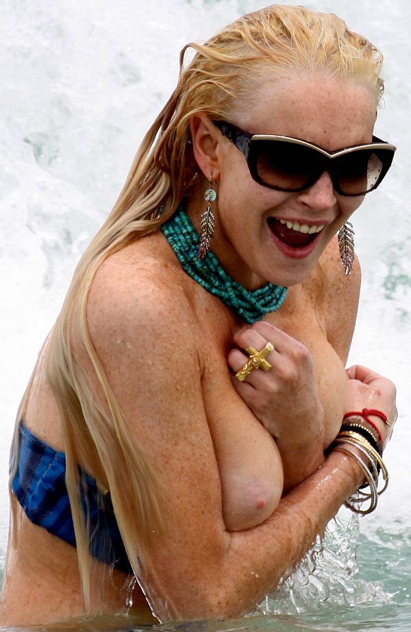 Can Oops nipple slip lindsay lohan wallpaper Oops nipple slip lindsay lohan wallpaper valuable