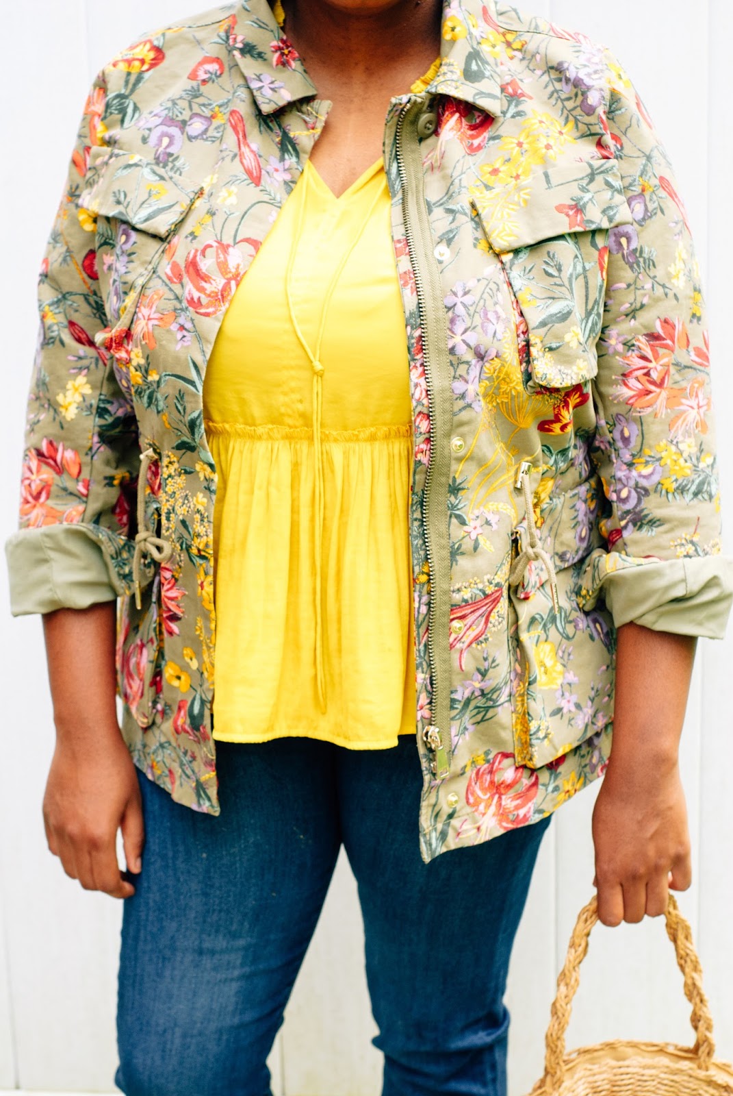 Who doesn't love a versatile statement piece? This floral jacket from H&M is my new favorite piece in my closet. It instantly makes any outfit feel like spring while being heavy enough to keep me warm on those days where it feels more like winter is still hanging around. I love it so much that I want to wear it all the time!