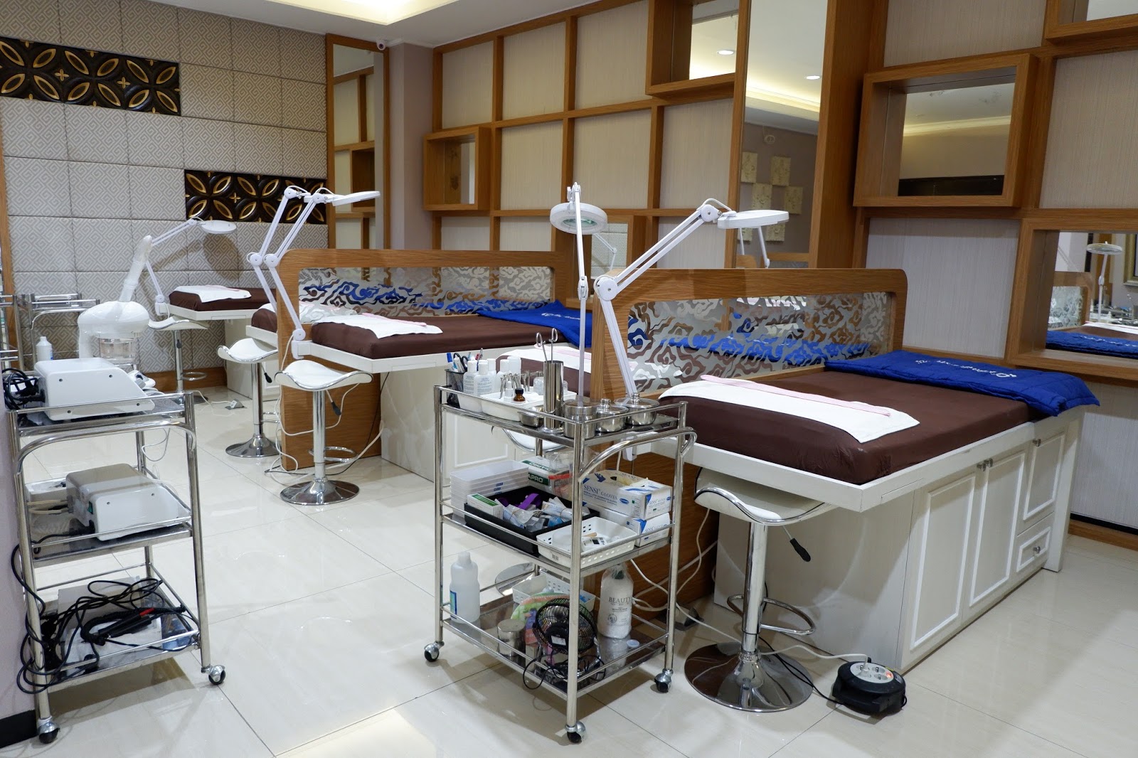 Perawatan Facial Di Klinik ESTETIKA dr. Affandi Cabang Denpasar - Melia