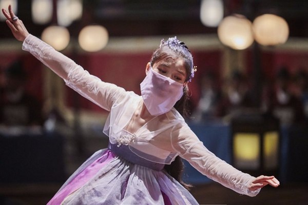 Kim Yoo Jung Kim Yoo Jung menari di drama Love in the Moonlight