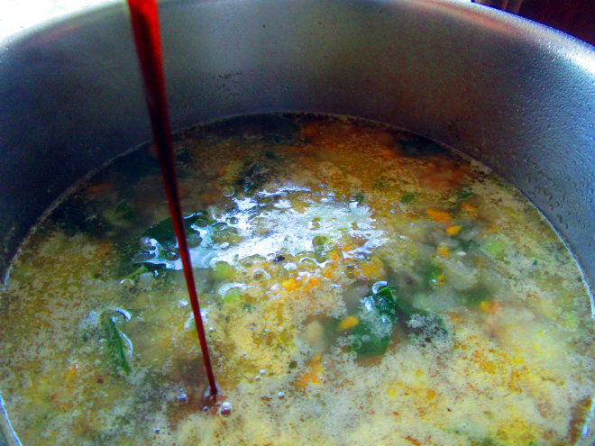 Quick vegetable soup with kohlrabi by Laka kuharica: stir in soy sauce.