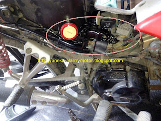 Cara pasang alarm motor remote pada Honda Blade 110 karbu Cara pasang alarm motor remote pada Honda Blade 110 karbu