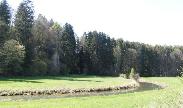 Die Wiesent bei Plankenfels, Fränkische Schweiz Die Wiesent bei Plankenfels, Fränkische Schweiz