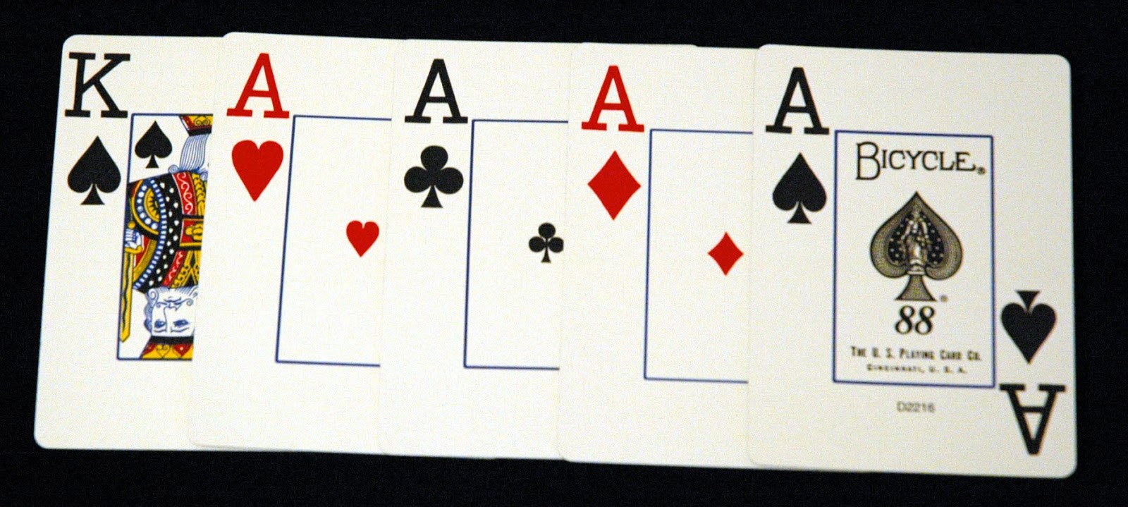 Старшая карта. Покер 4 туза и Король. Каре Покер. Каре Покер комбинация. Комбинация Покер четыре туза и Джокер.
