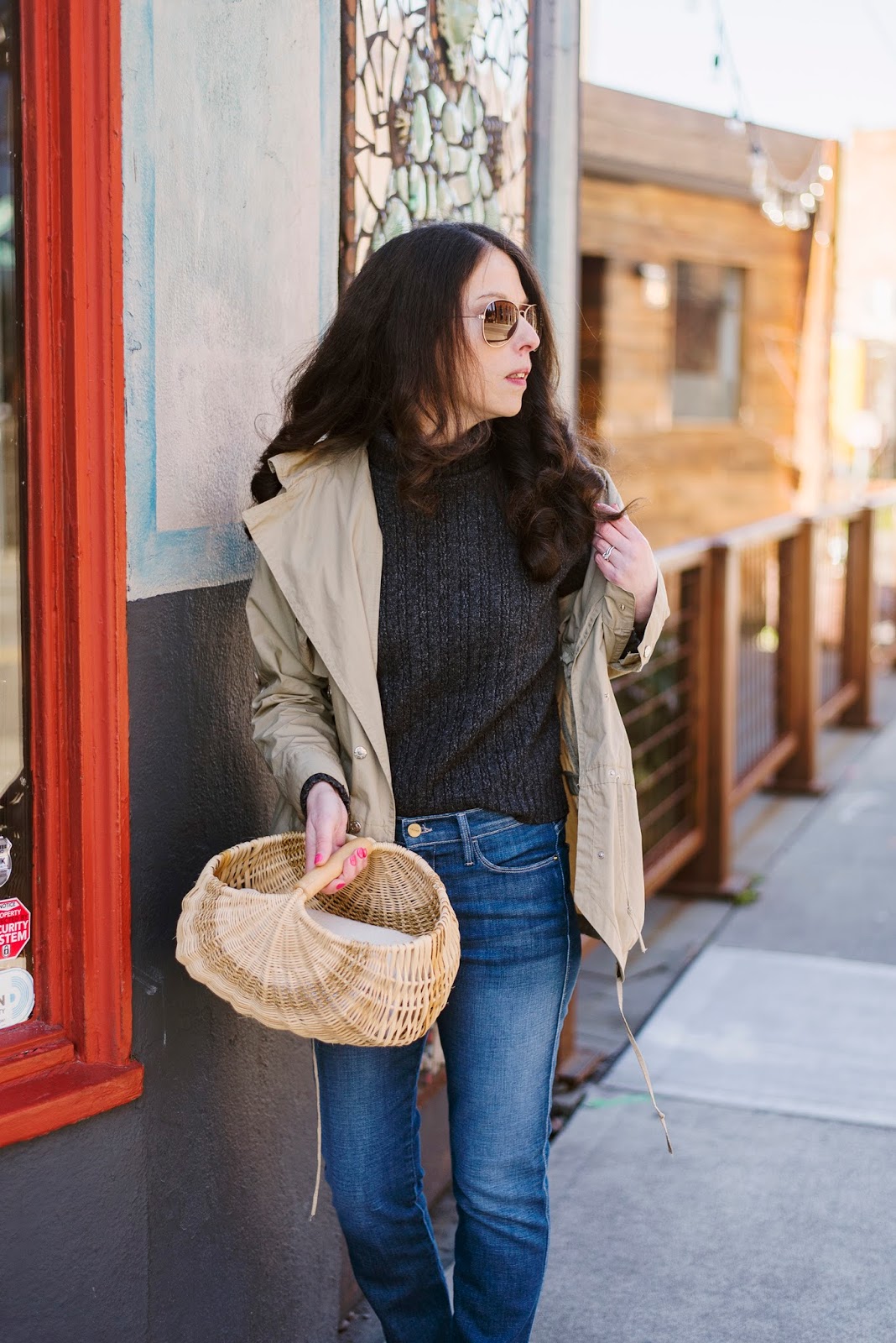 What to Wear When It's 50 Degrees Out: Jeans Are Queen This Season ...