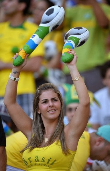 Mundial Brasil 2014 World Cup: mujeres más hermosas, lindas, bellas. Sexy girls, chicas guapas. Aficionadas bonitas Brasil selecao brasileira garota