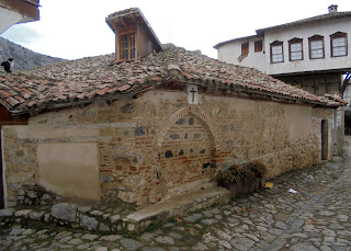 ο ναός του αγίου Νικολάου Καρίβη στη Καστοριά