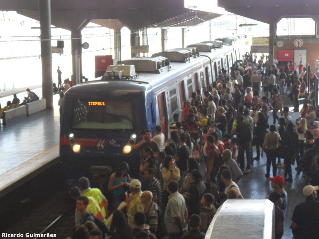 Diário do Metrô SP Meio dia é o novo horário de pico de SP