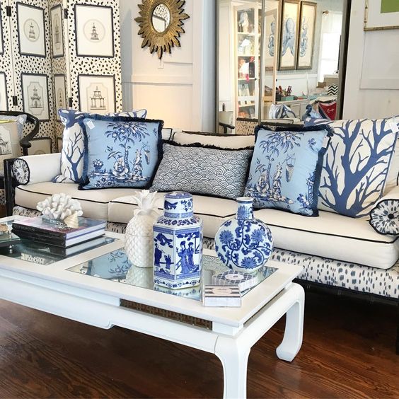 Chinoiserie Chic Blue and White Chinoiserie