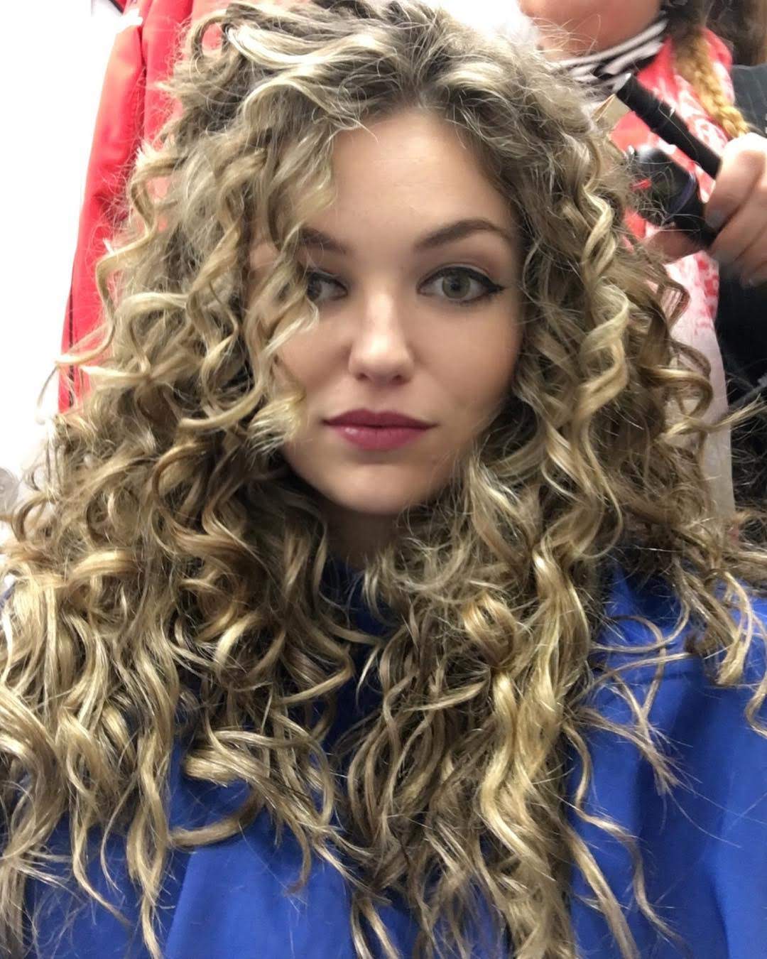 aboutnicigiri: Lili Simmons
