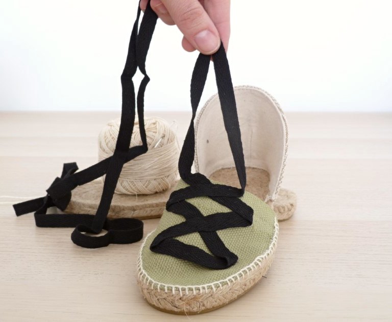 COMO HACER UNAS ALPARGATAS CON LAZADA | La Casa