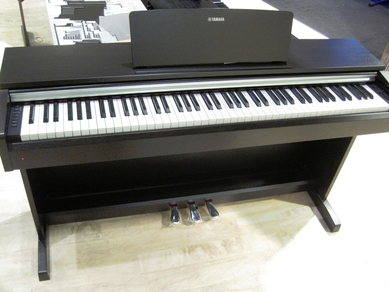 YAMAHA YDP-142C
