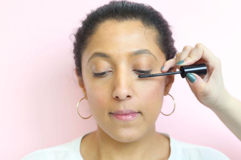 Apply mascara. 3 Easy and Gorgeous Valentine's Day Makeup Ideas