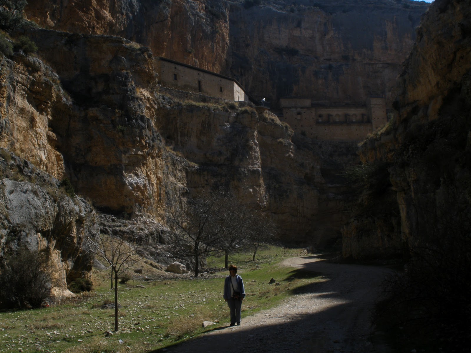 POR UN PAIS DESCONOCIDO