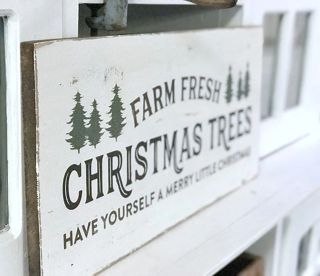 Farm fresh Christmas Tree Sign DIY