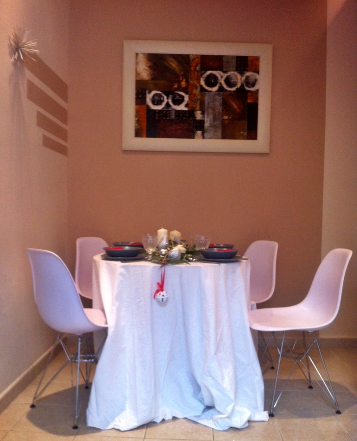 mesa decorada para celebrar cenas navidad