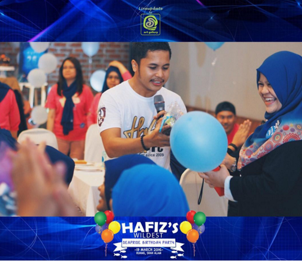 (Gambar) Bila Hafiz Suip Kena Mandi Tepung Di Majlis Hari Lahir... Fuhh Slumber Je Dia!! (Gambar) Bila Hafiz Suip Kena Mandi Tepung Di Majlis Hari Lahir... Fuhh Slumber Je Dia!!