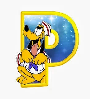Alfabeto de personajes Disney con letras grandes P Pluto fondo gris. 