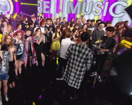 우는 예리 달래주는 에프엑스 | 인스티즈