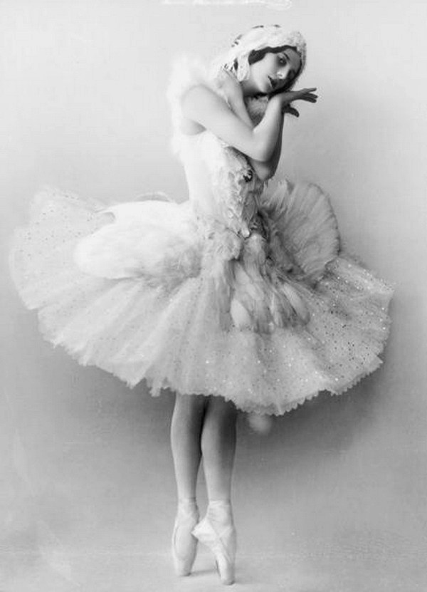 bir balerinden ilham alan tatli pavlova