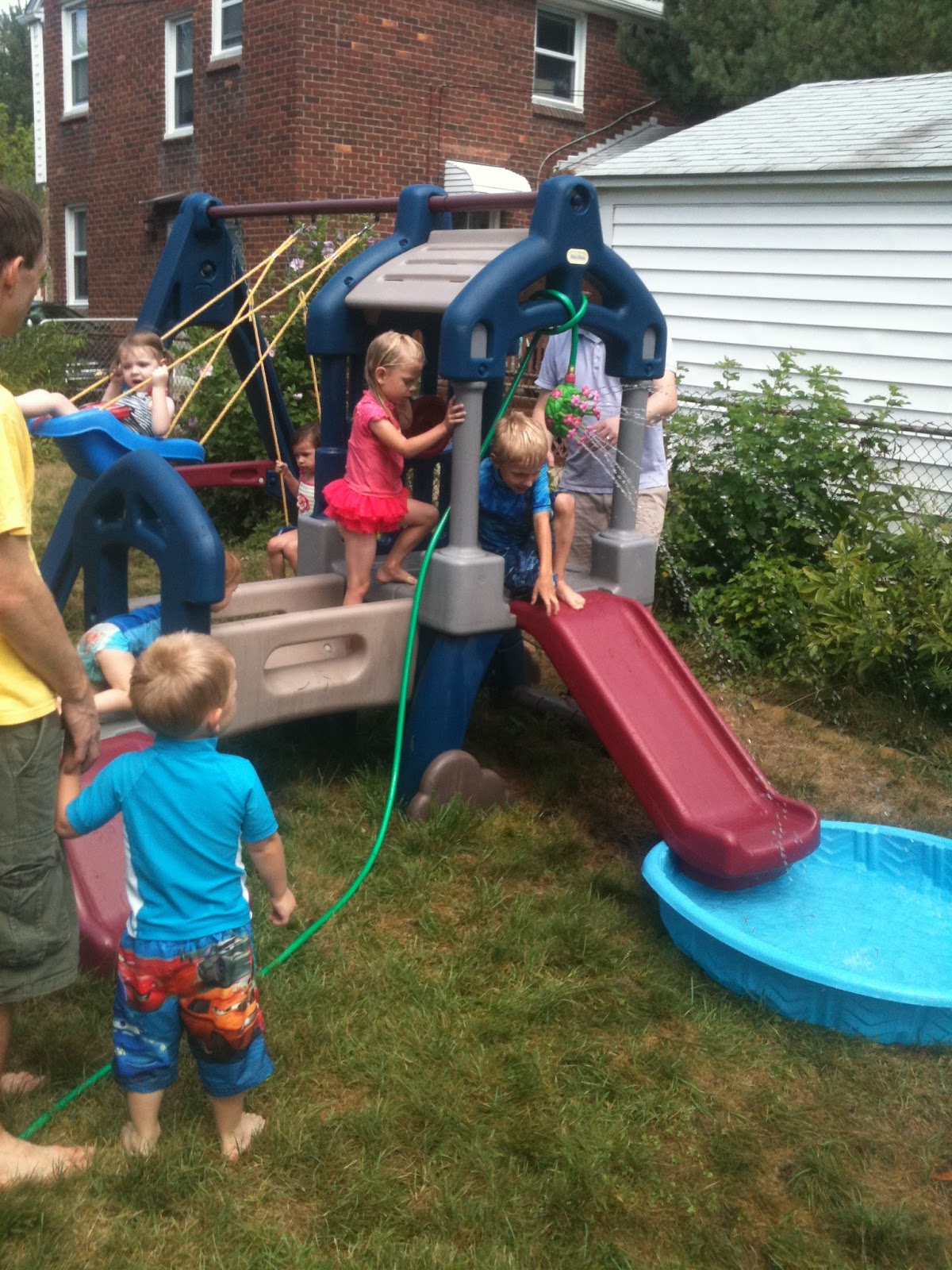 Honey Loves Grizzly: Fish cake, swimming and princess dresses