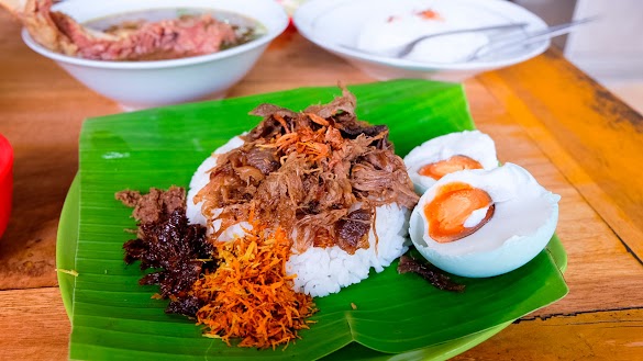 35 Tempat Makan Enak di Surabaya Yang Perlu Kamu Coba