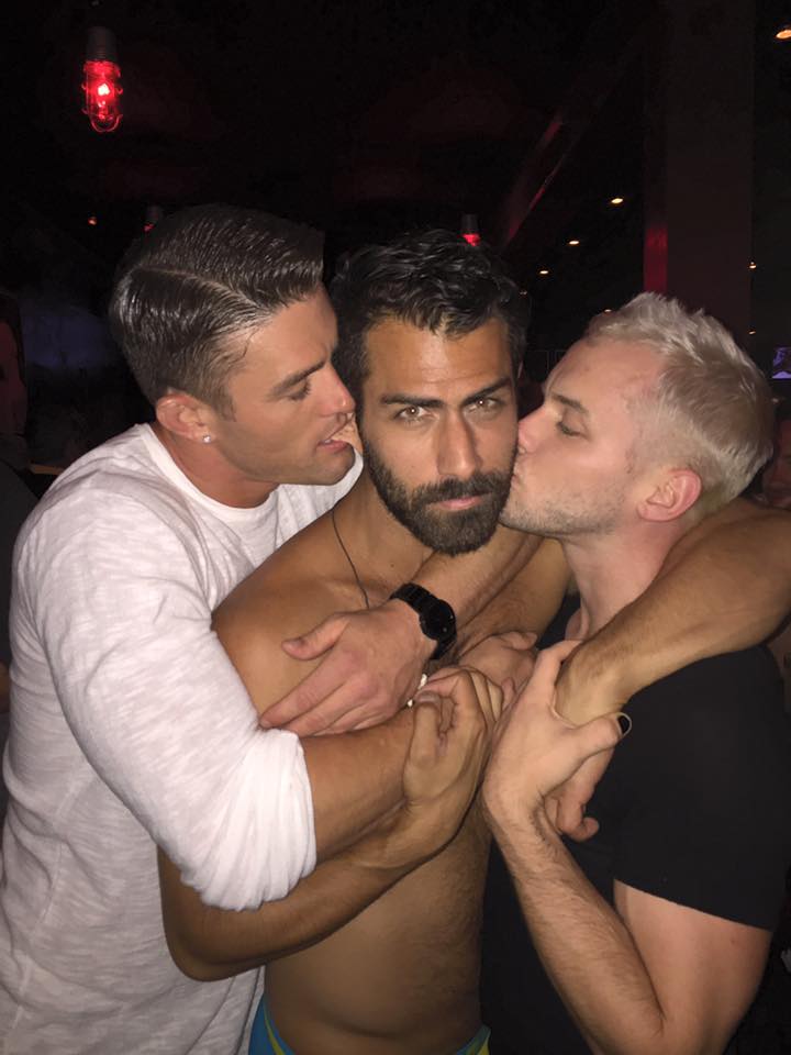 13718540_10154330827861228_1440644809293