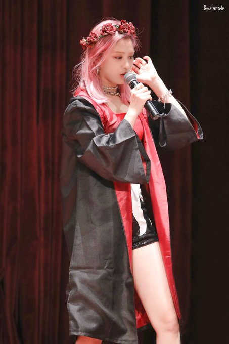 취향저격하던 날의 있지 ITZY 류진 분위기 모음.jpgif | 인스티즈