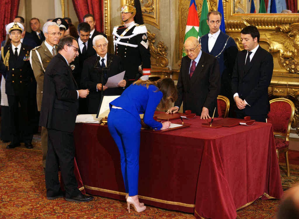 maria-elena-boschi-i-oraia-italida-upourgos-pou-trelane-to-diadiktuo.jpg