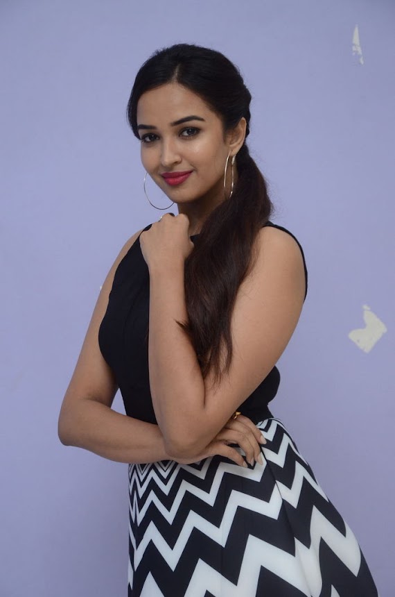 Pujita Ponnada at Brand Babu Teaser Launch