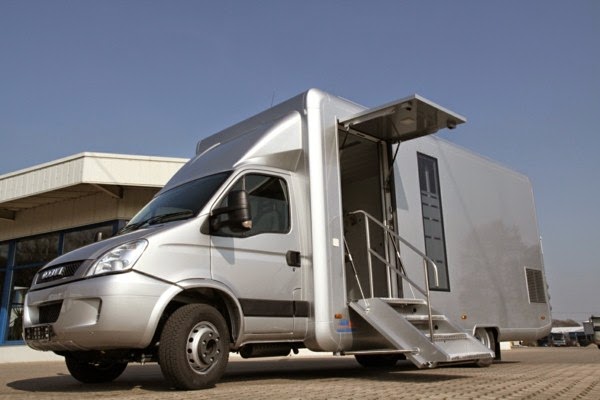 50 fantastic luxury motor-homes on wheels!