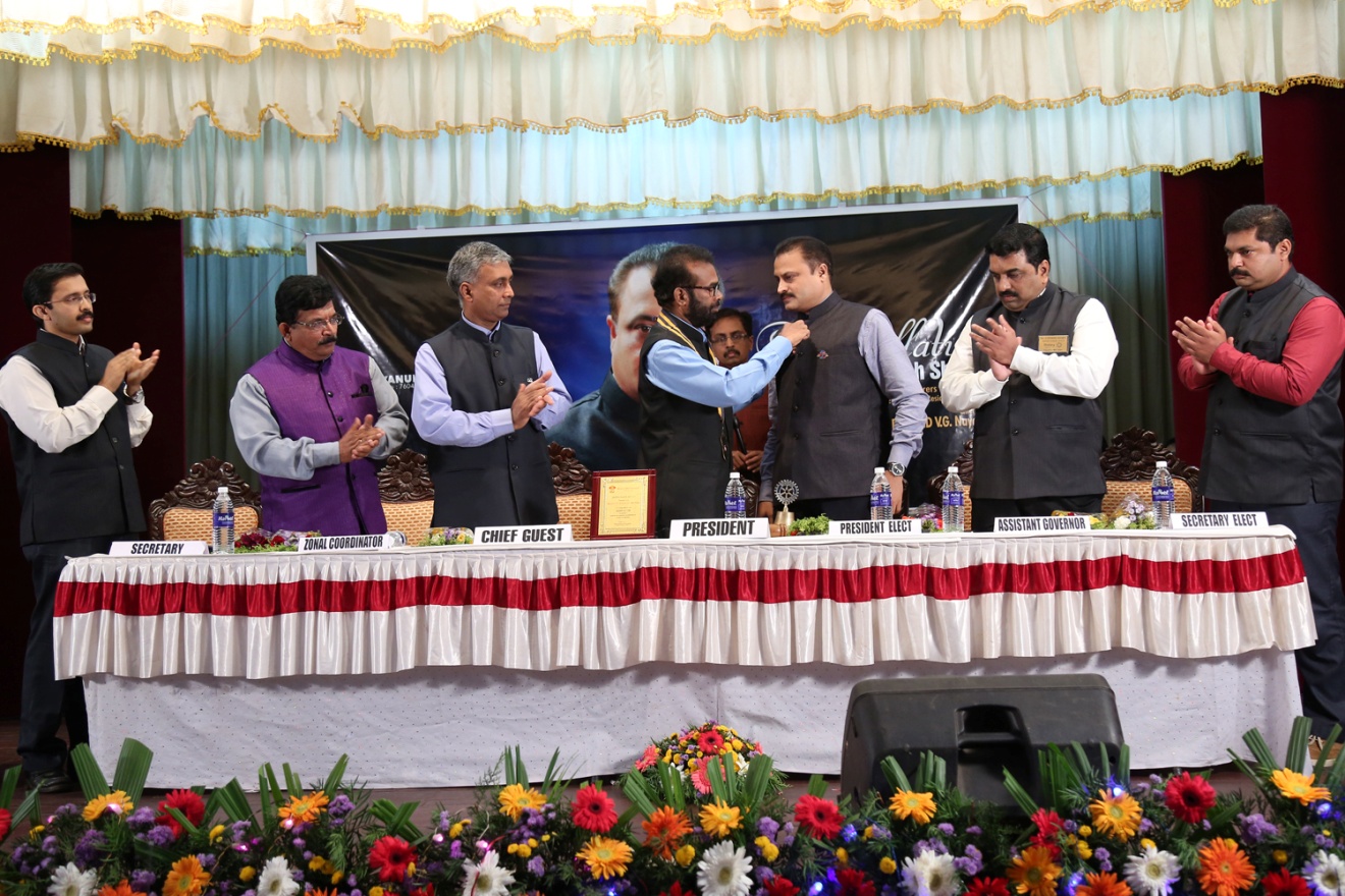 Rotary Club of Payyanur Midtown Installation of Suresh Shenoy as new