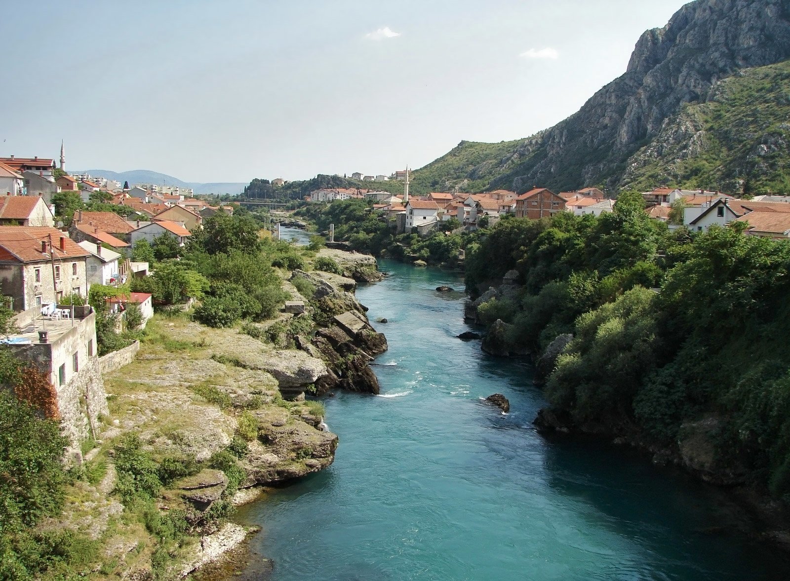 Энтитет боснии и герцеговины. Тузла Босния. Босния и Герцеговина. Мостар Босния и Герцеговина обои. Озеро Билечко Босния и Герцеговина.