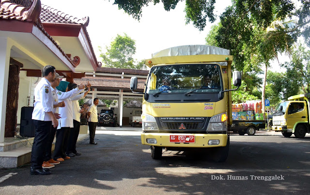 Emil Dardak Lepas Bantuan Peduli Palu, Sigi dan Donggala