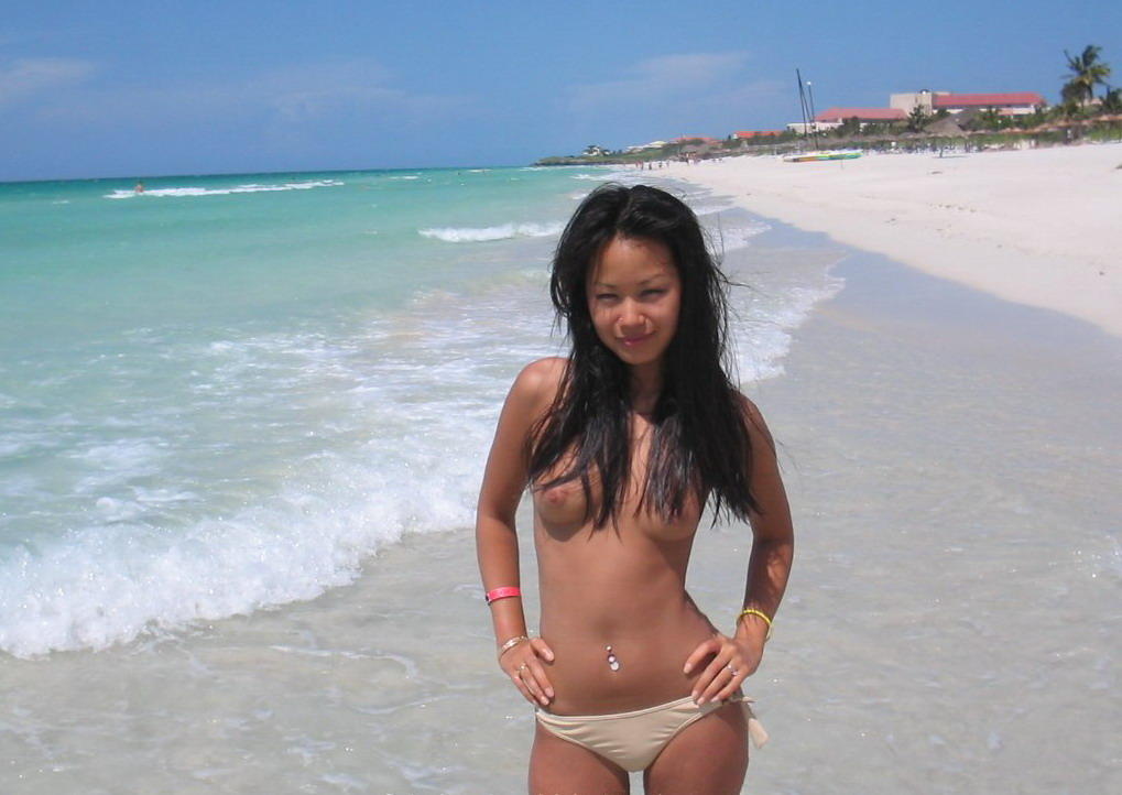 Nude filipina in beach - XXX photo