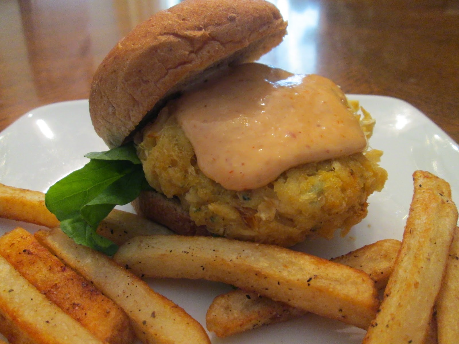 Diab2Cook Crab Cake Slider w/ Baked Fries
