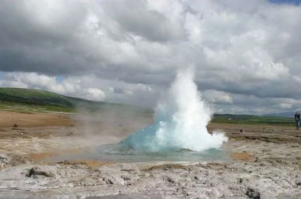 geyser-الفوارة-الحارة