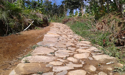 Jalan Batu Tertata Sigandul Via Cemoro