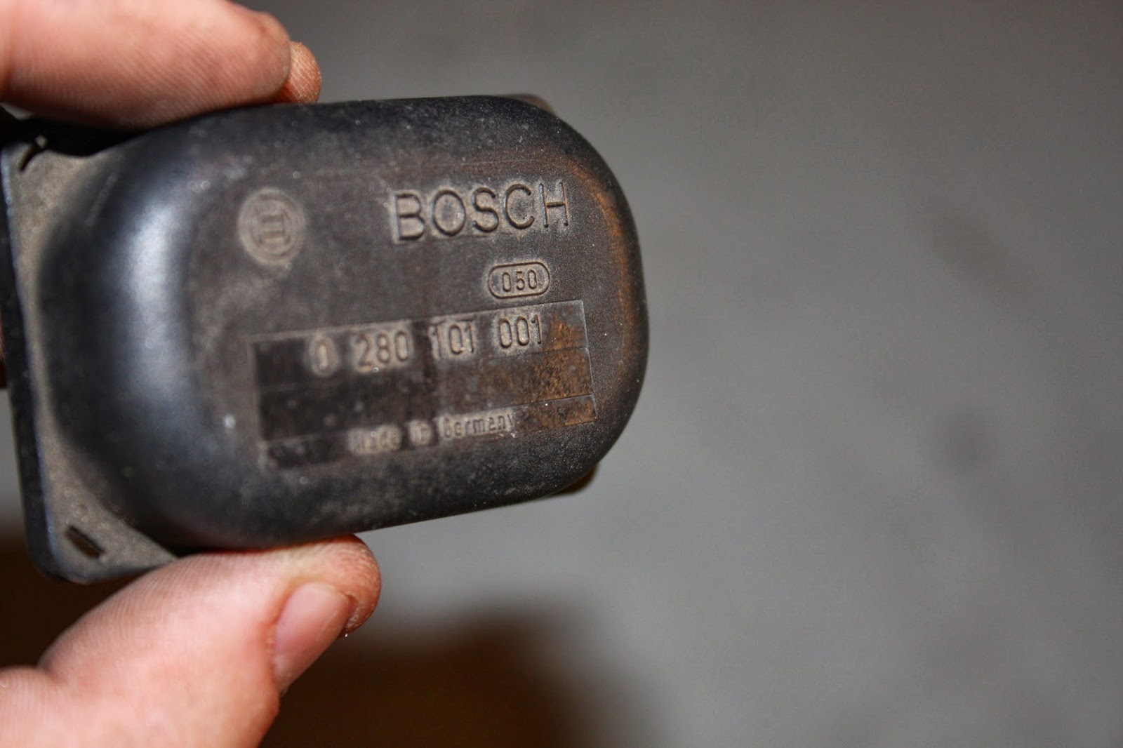 KrEvCon BMW Parts e30 Bosch Fuel Pressure Sensor Cover